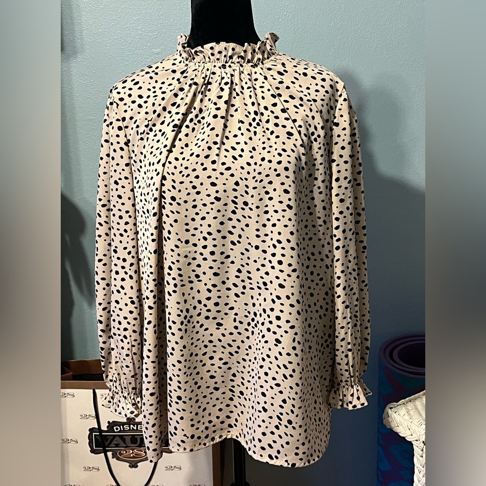 Chic Polka Dot Blouse